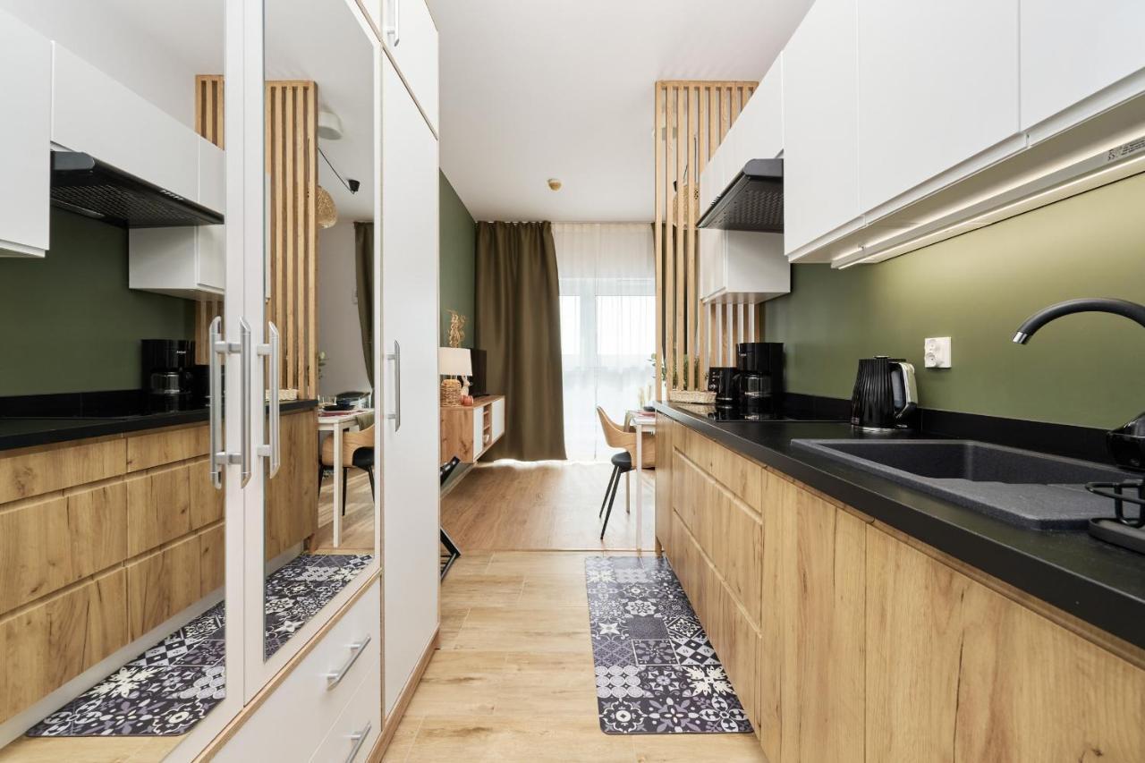 City Panorama Studio Apartments Jaworska 4 By Noclegi Renters Wrocław Buitenkant foto